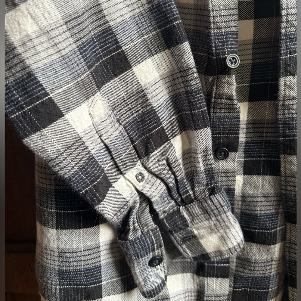 Izod Men's Checkered Black and White Shirt - Picture 4 of 6